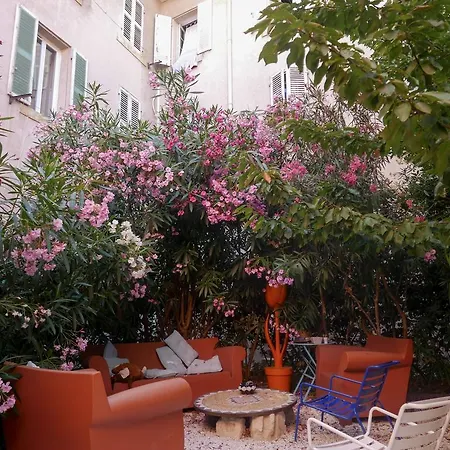 Guest house Vieux Port Panier Jardin *