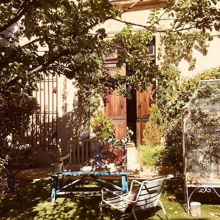 Guest house Vieux Port Panier Jardin *